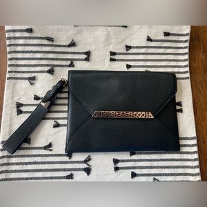 EUC Stella & Dot clutch